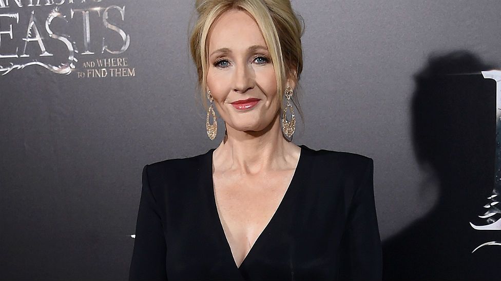 Cine este J. K. Rowling?