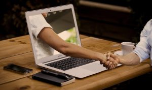 Intalniri online - ce avantaje exista si cum functioneaza