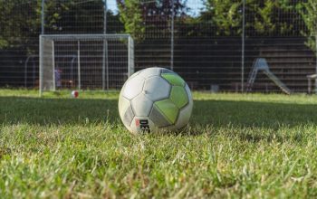 constructie terenuri de sport hibride