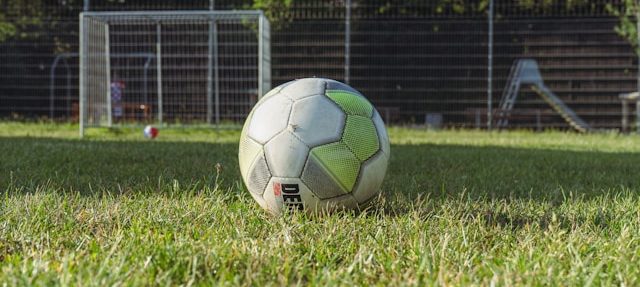 constructie terenuri de sport hibride