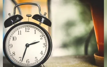 Duminică, 25 octombrie, România are o zi cu 25 de ore