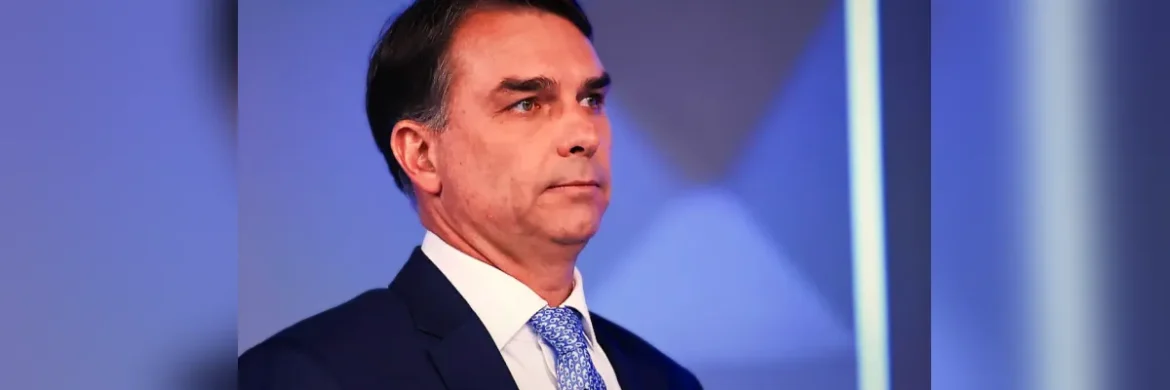 Flávio Bolsonaro ar fi fugit din Brazilia după înfrângerea în alegeri. Senatorul ar vrea azil în SUA